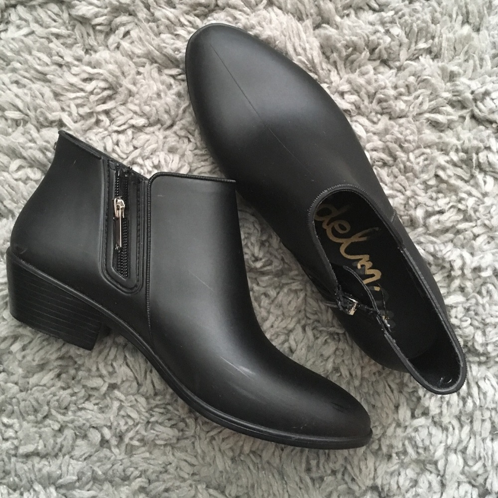💧Black Rain Ankle Booties